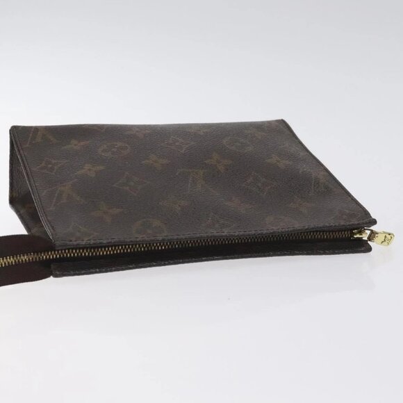 LOUIS VUITTON Monogram Poche Toilette 19 Pouch - Picture 5 of 16